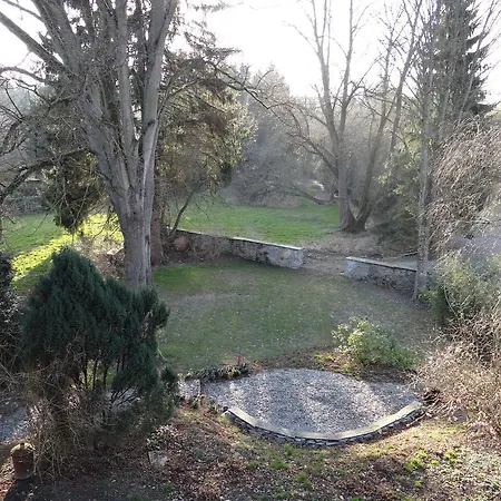 Les Tilleuls Bed & Breakfast 4*